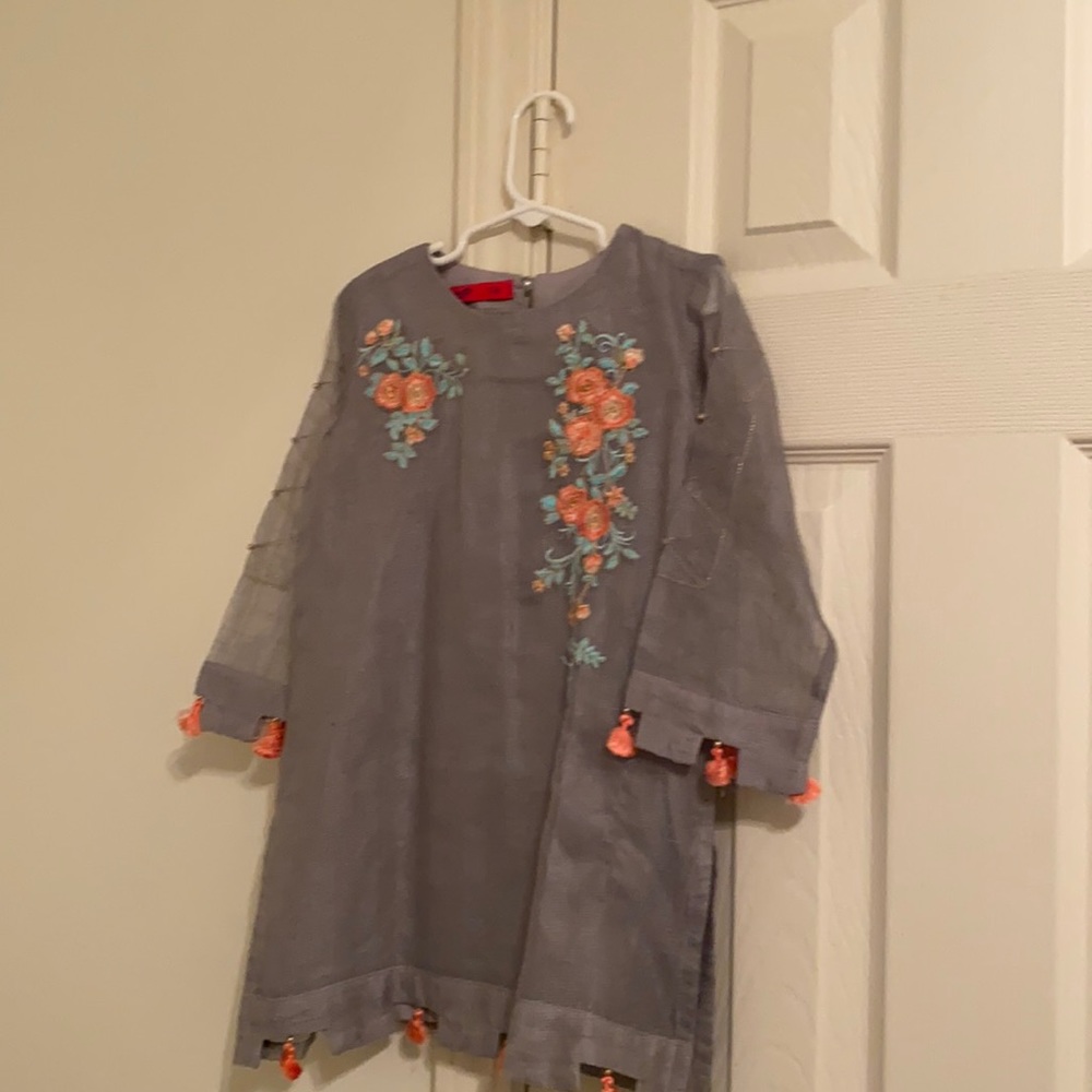 Zeen junior kids size 7-8 Pakistani dress